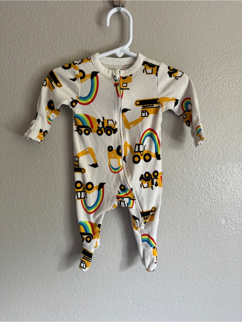 Old Navy baby pj bundle size 0-3 months in 100% cotton - rainbows, fruit, cars